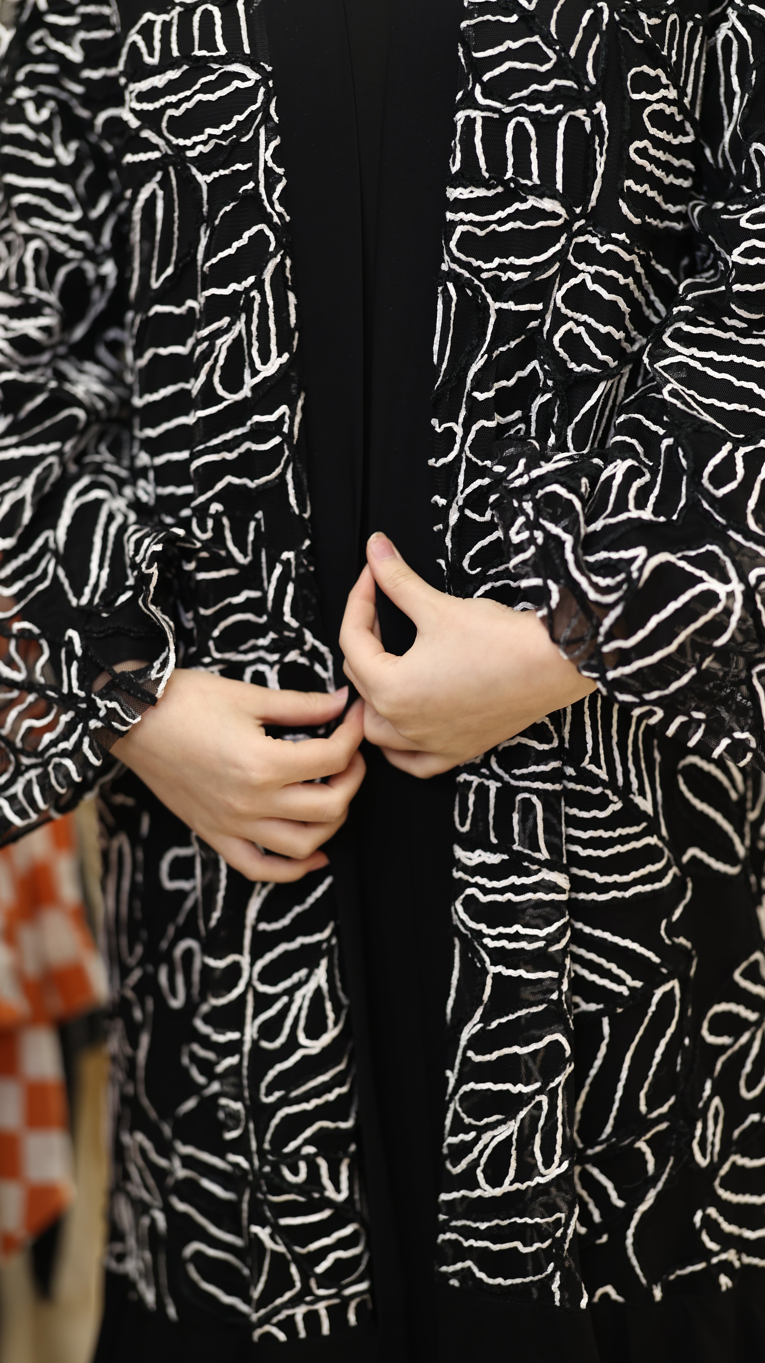 Noir Blossom Abaya